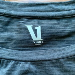 Women’s Vuori athletic workout shirt Sz Medium